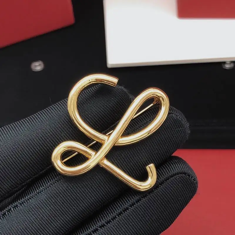 Loewe brooch 11lyw6 (2)